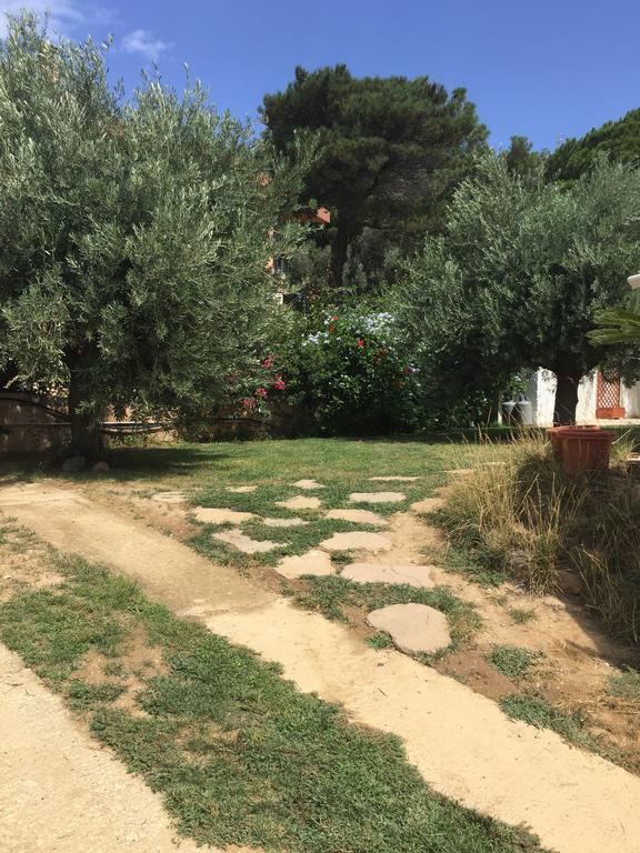 Villetta Ludovica Solanas  Buitenkant foto