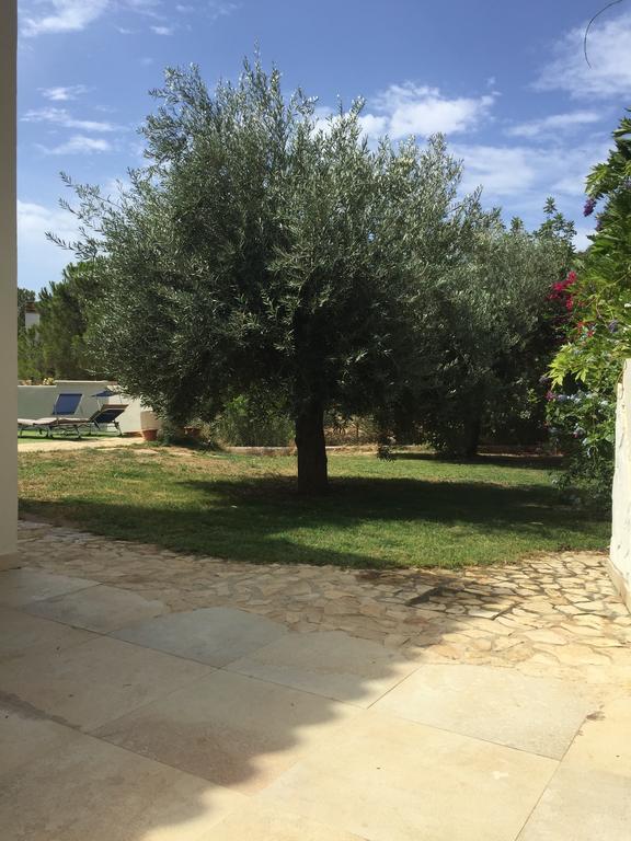 Villetta Ludovica Solanas  Buitenkant foto